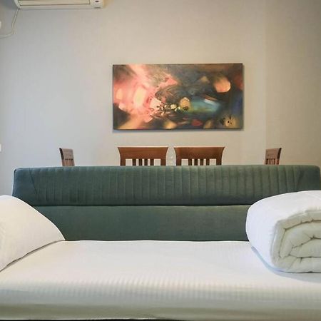 Staycation, City Center Apartment With Balcony Tirana Extérieur photo