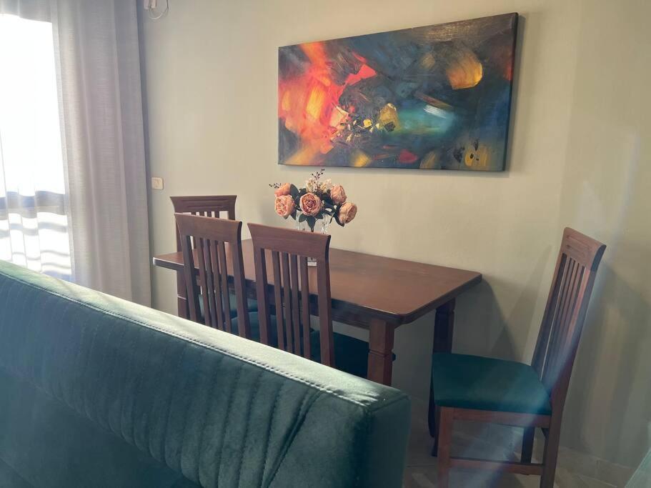 Staycation, City Center Apartment With Balcony Tirana Extérieur photo